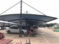 鋼結(jié)構(gòu)車棚